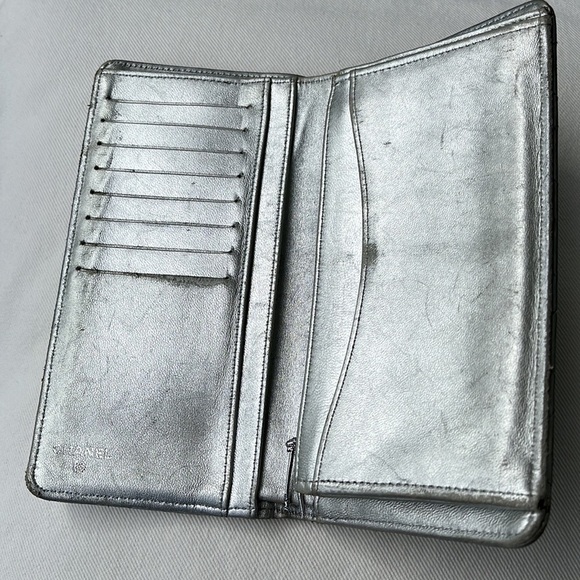 Chanel Silver leather wallet - Picture 5 of 13